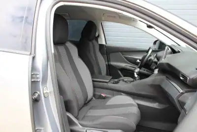 Peugeot 3008 2018 - 18000 EUR, 97000 km - AUTO.MOTO.pt - 97000km - foto 10 de 18