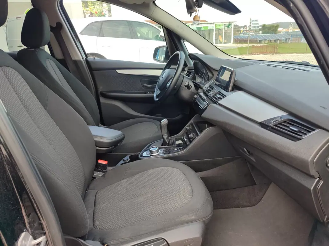 BMW 216 Gran Tourer 2018 - 18900 EUR, 103000 km - AUTO.MOTO.pt - 103000km - foto 24 de 26