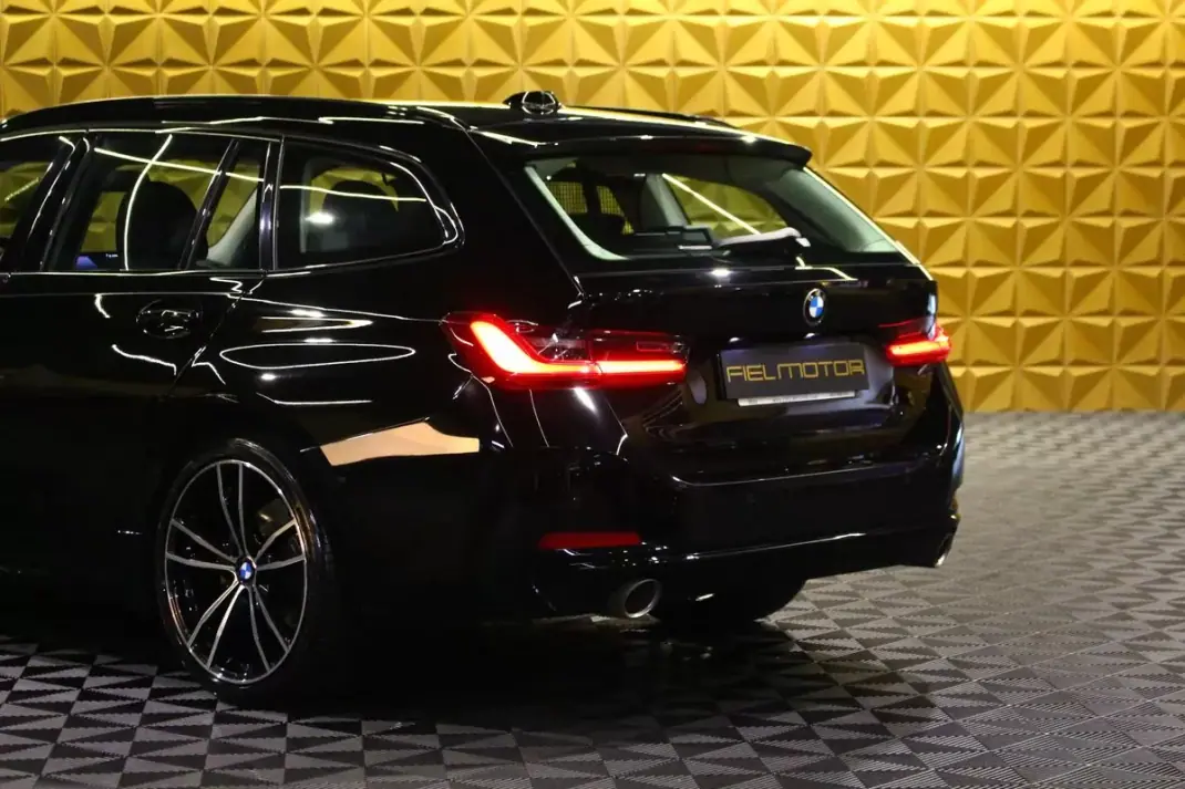 BMW 318 2022 - 27250 EUR, 132000 km - AUTO.MOTO.pt - 132000km - foto 13 de 38