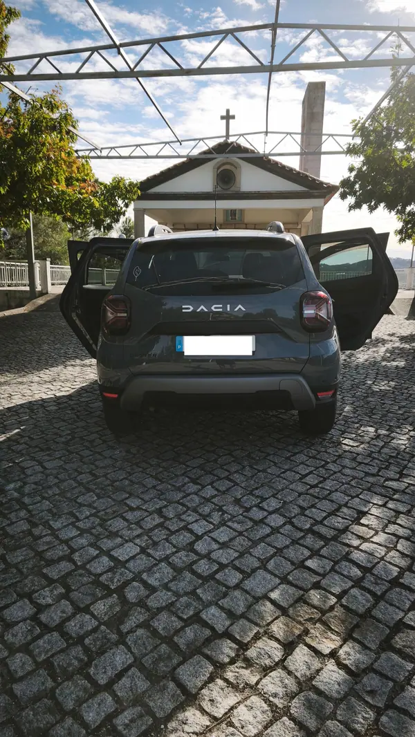 Dacia Duster 2023 — photo 3 of 12