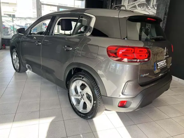 Citroën C5 Aircross 225 e-EAT8 SHINE 2021 Híbrido Plug-In — 130 604 km Citroën C5 Aircross 225 e-EAT8 SHINE 2021 Híbrido Plug-In