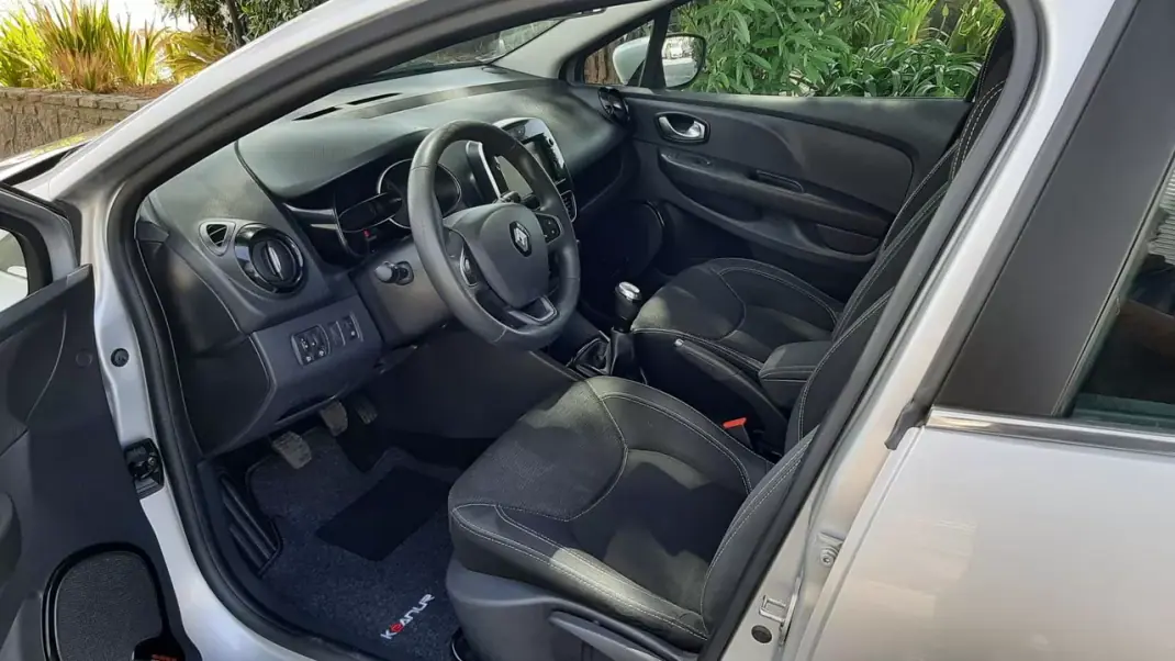 Renault Clio Sport Tourer 2018 - 11890 EUR, 89764 km - AUTO.MOTO.pt - 89764km - foto 6 de 46