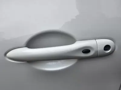 Renault Zoe 2019 - 7850 EUR, 130850 km - AUTO.MOTO.pt - 130850km - foto 4 de 22