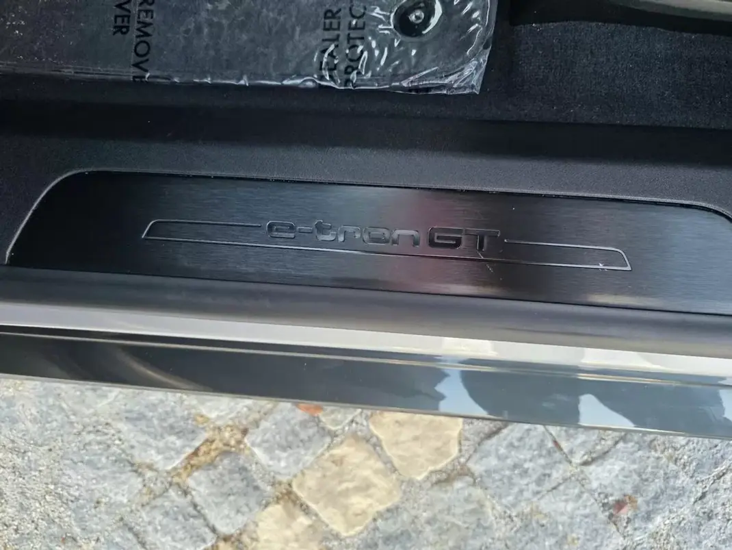 Audi e-tron GT 2021 - 52499 EUR, 100000 km - AUTO.MOTO.pt - 100000km - foto 16 de 46