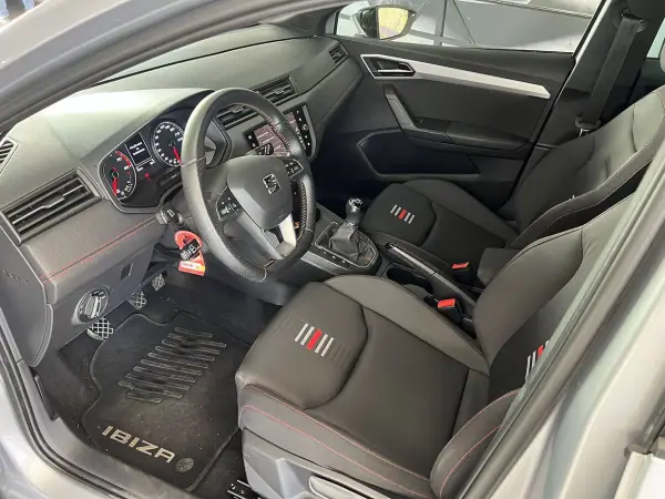 SEAT Ibiza 2019 - 14600 EUR, 87674 km - AUTO.MOTO.pt - 87674km - foto 6 de 25
