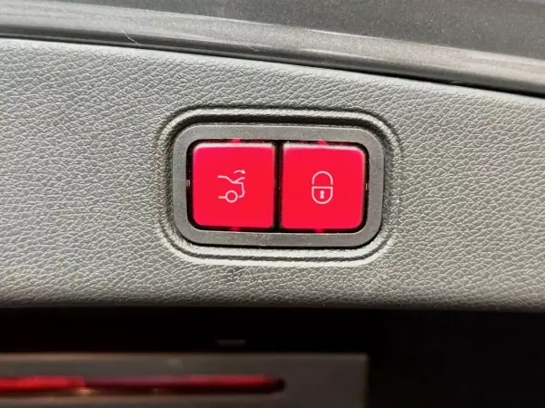 Mercedes-Benz E 220 2019 - 36750 EUR, 89000 km - AUTO.MOTO.pt - 89000km - foto 59 de 60