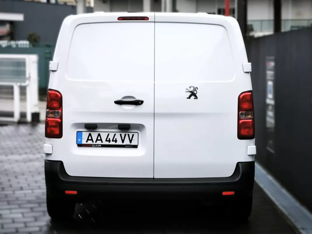 Peugeot Expert 1.5 BlueHdi L2H1 Pro Standard 2020 - 17950 EUR, 105997 km - AUTO.MOTO.pt - 105997km - foto 20 de 46