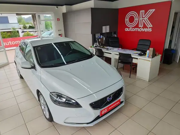 Volvo V40 2013 - 7750 EUR, 298000 km - AUTO.MOTO.pt - 298000km - foto 2 de 36