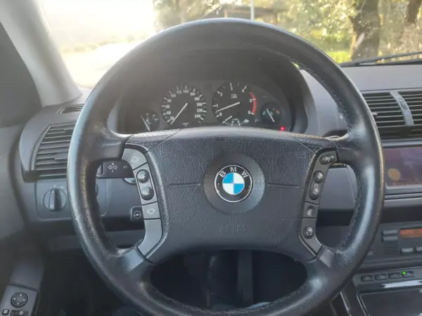BMW X5 2001 - 10900 EUR, 272000 km - AUTO.MOTO.pt - 272000km - foto 6 de 13