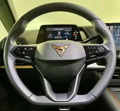 Cupra Born 2024 - 28450 EUR, 41000 km - AUTO.MOTO.pt - 41000km - foto 11 de 31