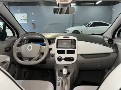 Renault Zoe 2019 - 9990 EUR, 150000 km - AUTO.MOTO.pt - 150000km - foto 14 de 29