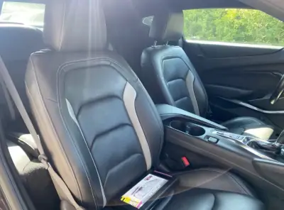 Chevrolet Camaro 2018 - 31000 EUR, 29000 km - AUTO.MOTO.pt - 29000km - foto 9 de 13