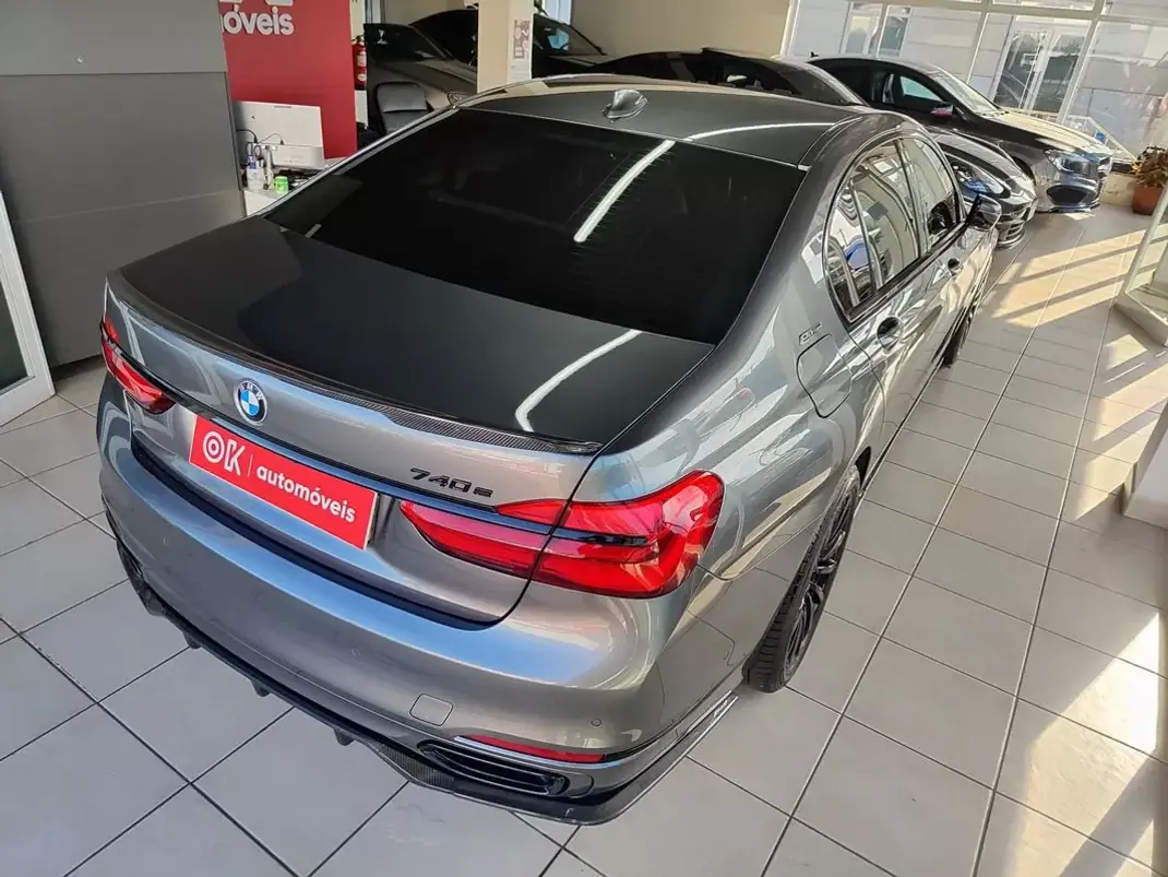 BMW 740 2018 - 29950 EUR, 249000 km - AUTO.MOTO.pt - 249000km - foto 14 de 41