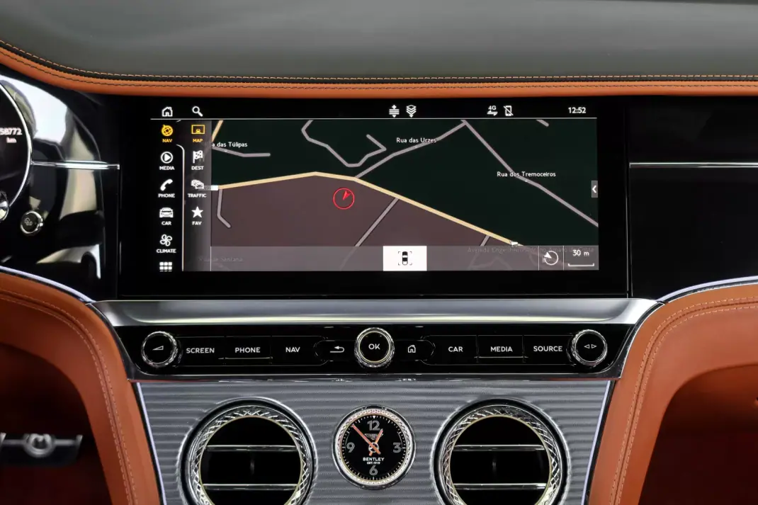 Bentley Continental GTC 2019 - 250000 EUR, 58772 km - AUTO.MOTO.pt - 58772km - foto 23 de 29