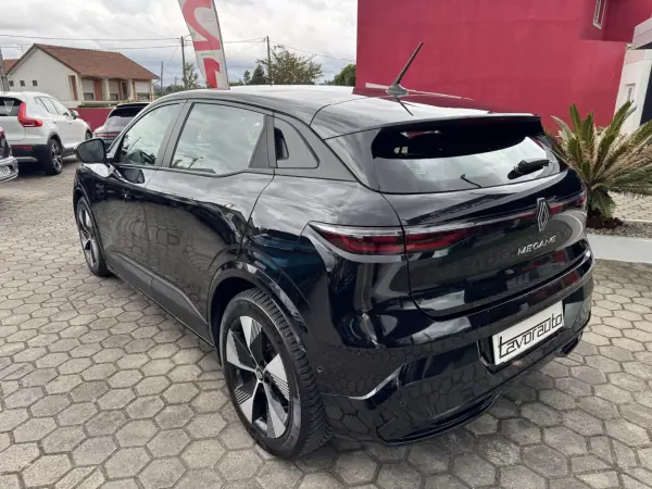 Renault Mégane E-Tech 2022 - 22500 EUR, 89000 km - AUTO.MOTO.pt - 89000km - foto 6 de 44