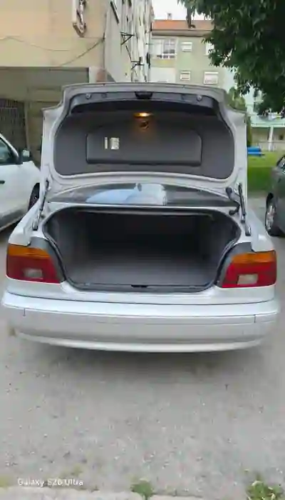 BMW 520 2003 - 4500 EUR, 300000 km - AUTO.MOTO.pt - 300000km - foto 5 de 23