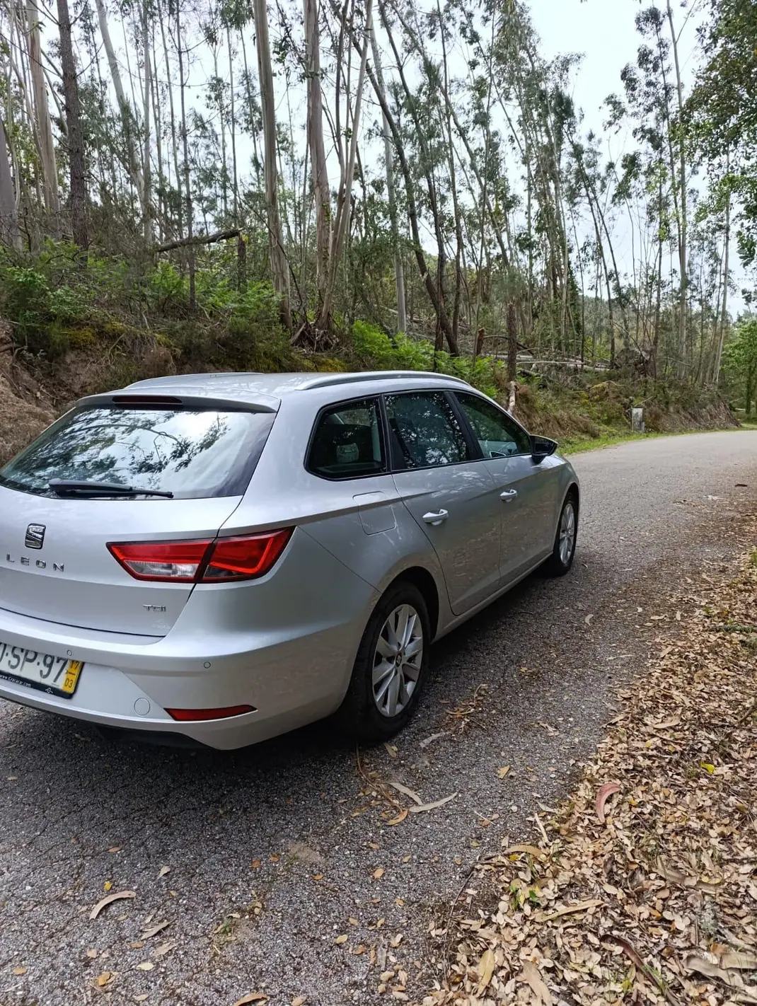 SEAT Leon ST 2017 - 9850 EUR, 180000 km - AUTO.MOTO.pt - 180000km - foto 4 de 9