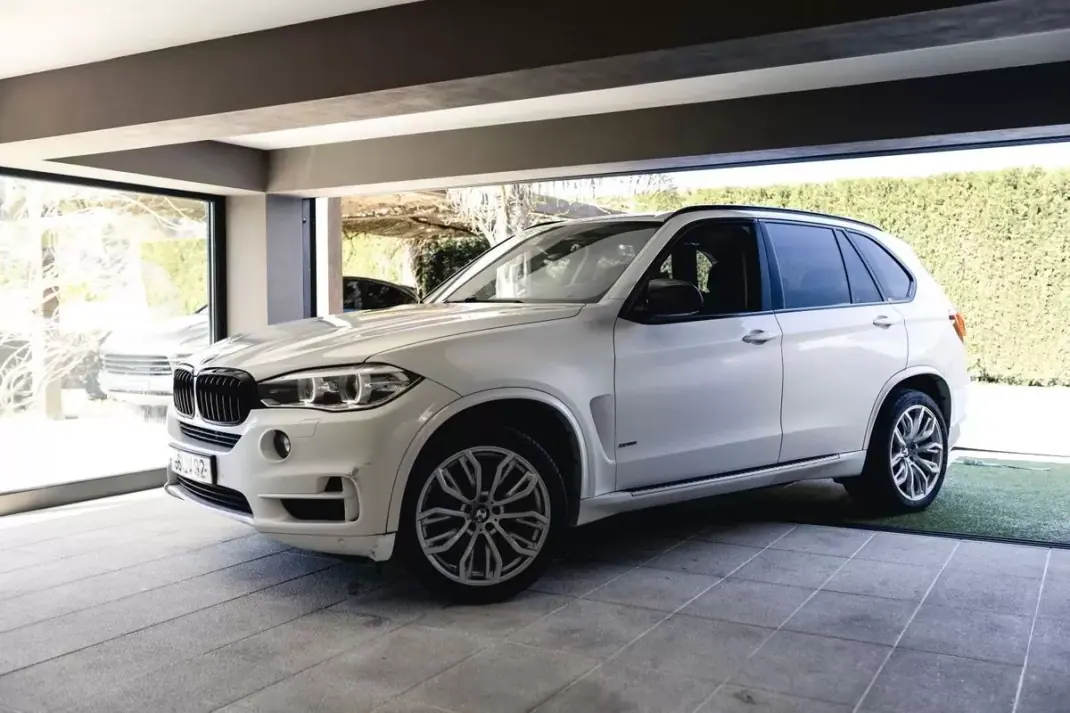 BMW X5 2014 - 26900 EUR, 170000 km - AUTO.MOTO.pt - 170000km - foto 1 de 25