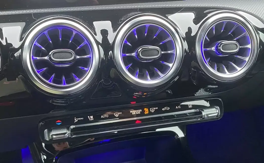 Mercedes-Benz A 250 2021 - 27900 EUR, 106000 km - AUTO.MOTO.pt - 106000km - foto 15 de 21