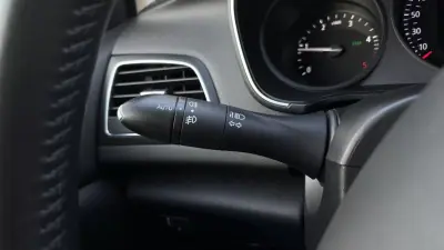 Renault Mégane Sport Tourer 2018 - 12999 EUR, 131021 km - AUTO.MOTO.pt - 131021km - foto 10 de 29