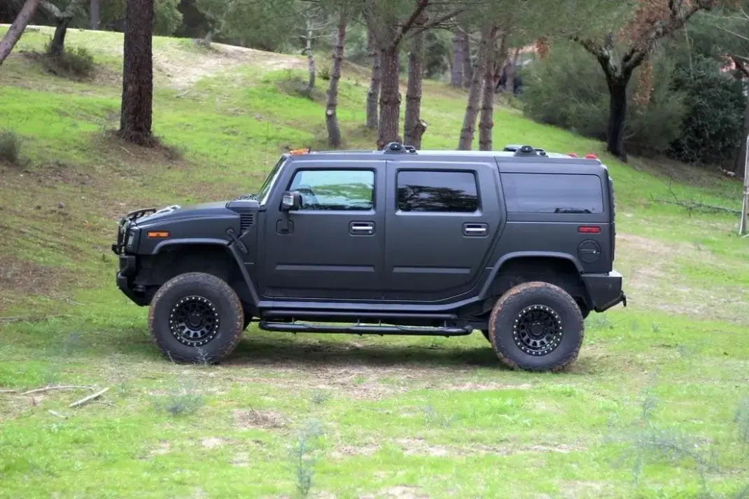 Hummer H2 2006 - 48800 EUR, 75250 km - AUTO.MOTO.pt - 75250km - foto 28 de 39
