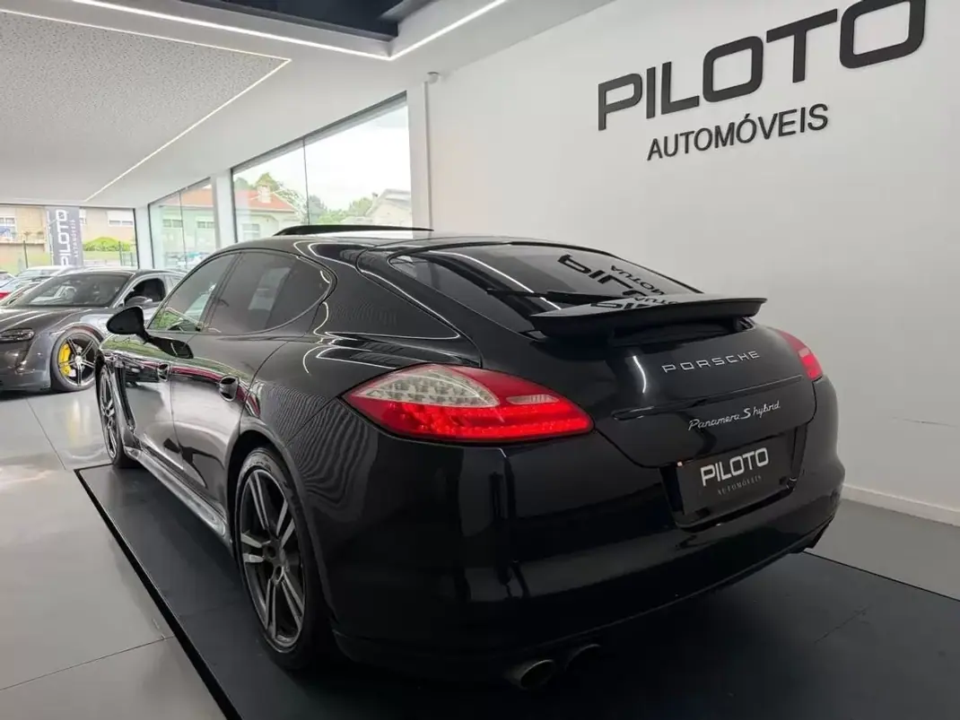 Porsche Panamera 2012 - 34990 EUR, 187000 km - AUTO.MOTO.pt - 187000km - foto 4 de 22