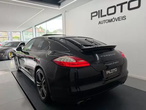 Porsche Panamera 2012 - 34990 EUR, 187000 km - AUTO.MOTO.pt - 187000km - foto 4 de 22
