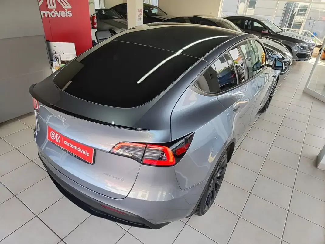 Tesla Model Y 2023 - 38900 EUR, 39000 km - AUTO.MOTO.pt - 39000km - foto 12 de 33