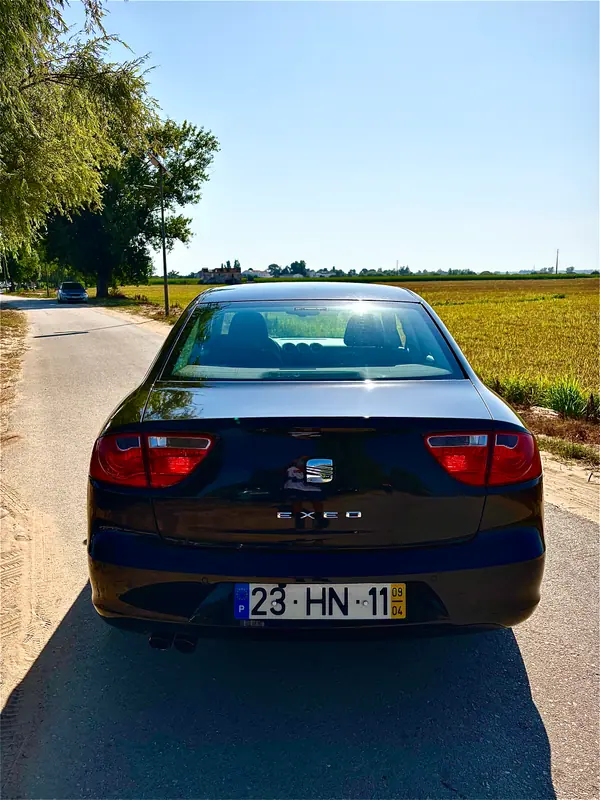 SEAT Exeo 2009 - 7200 EUR, 330855 km - 330855km - foto 5 de 8