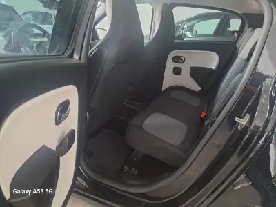 Renault Twingo 2020 - 10990 EUR, 56850 km - AUTO.MOTO.pt - 56850km - foto 10 de 14