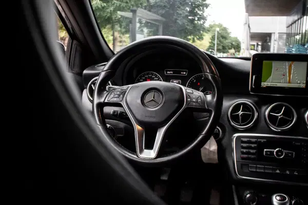 Mercedes-Benz A 180 2015 - 11490 EUR, 217196 km - AUTO.MOTO.pt - 217196km - foto 29 de 35