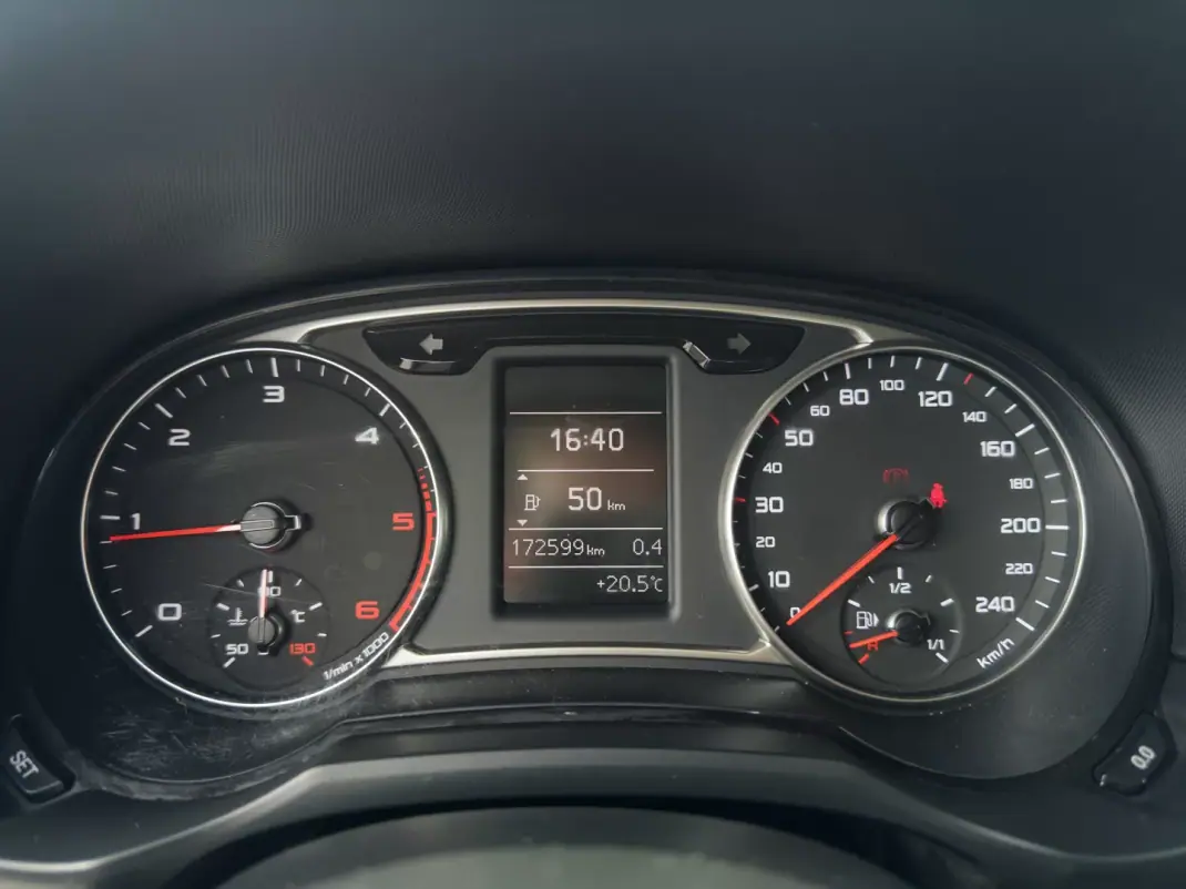 Audi A1 Sportback 2015 - 11990 EUR, 172000 km - 172000km - foto 22 de 39