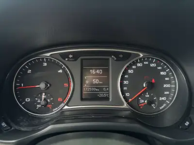 Audi A1 Sportback 2015 - 11990 EUR, 172000 km - 172000km - foto 22 de 39