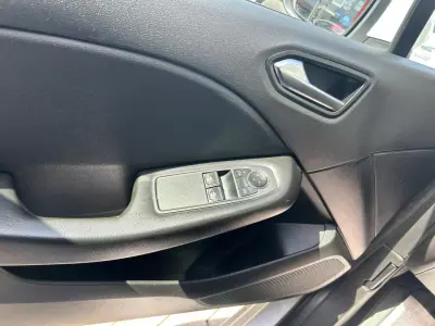 Renault Clio 2021 - 14500 EUR, 129819 km - 129819km - foto 6 de 14