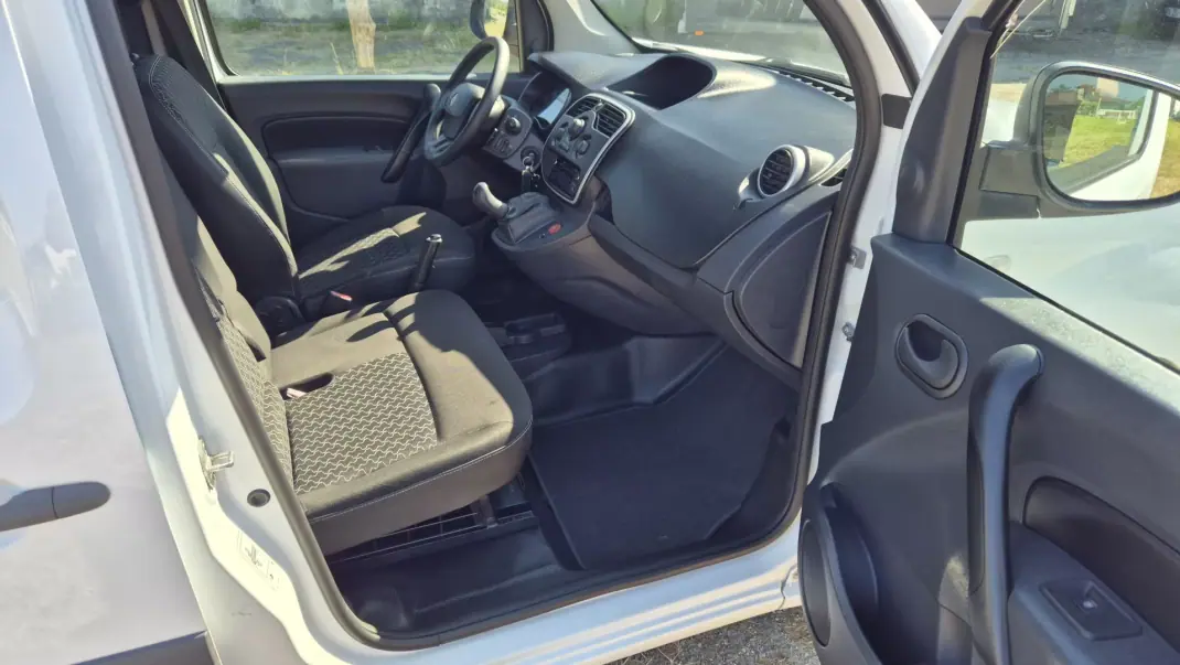 Renault Kangoo 2015 - 7900 EUR, 243519 km - 243519km - foto 9 de 14