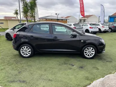 SEAT Ibiza 2016 - 10490 EUR, 93800 km - AUTO.MOTO.pt - 93800km - foto 6 de 11
