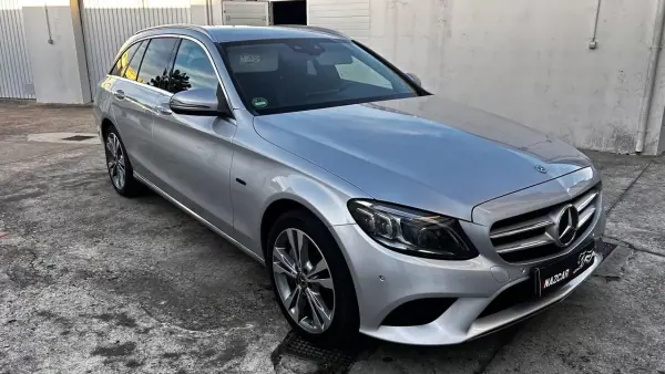Mercedes-Benz C 300 2021 - 27500 EUR, 201000 km - AUTO.MOTO.pt - 201000km - foto 2 de 22