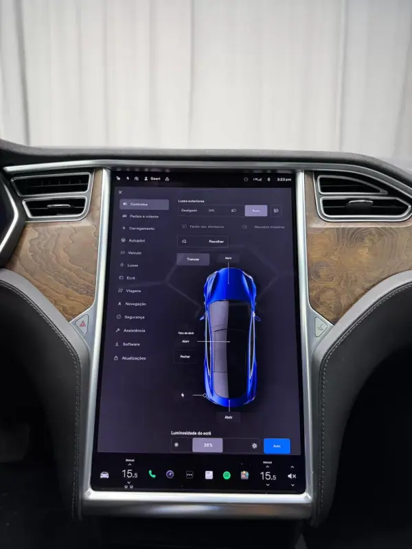 Tesla Model S 2017 - 18000 EUR, 250000 km - AUTO.MOTO.pt - 250000km - foto 14 de 24