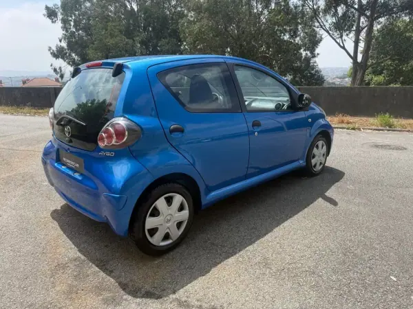 Toyota Aygo 2010 - 5490 EUR, 149000 km - AUTO.MOTO.pt - 149000km - foto 4 de 25