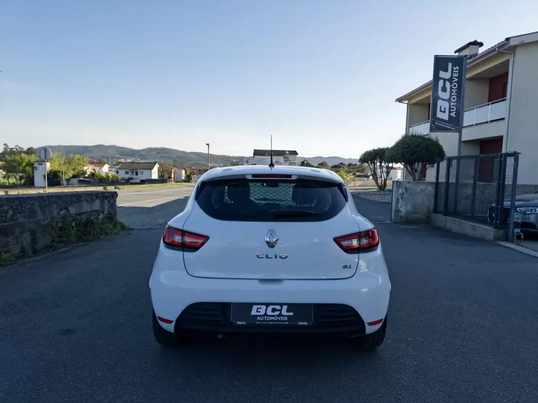 Renault Clio VAN 1.5 Blue DCi AIR NAV 2017 - 8990 EUR, 231000 km - AUTO.MOTO.pt - 231000km - foto 6 de 26