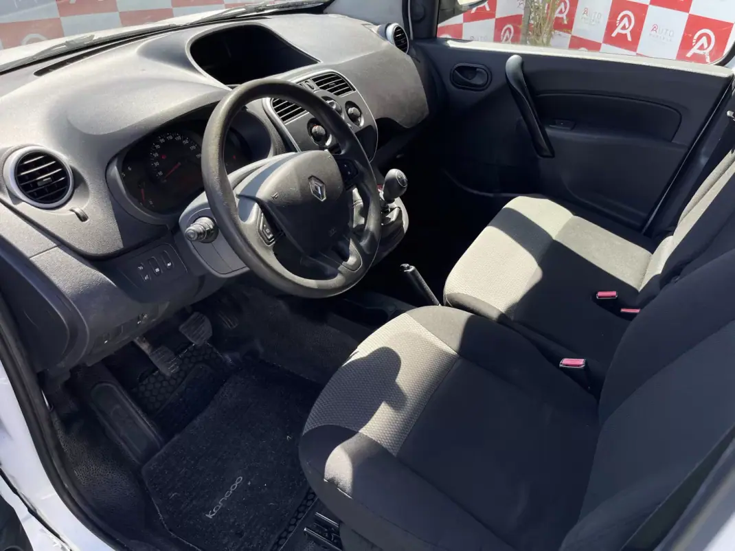 Renault 2021 - 14990 EUR, 90915 km - AUTO.MOTO.pt - 90915km - foto 9 de 17