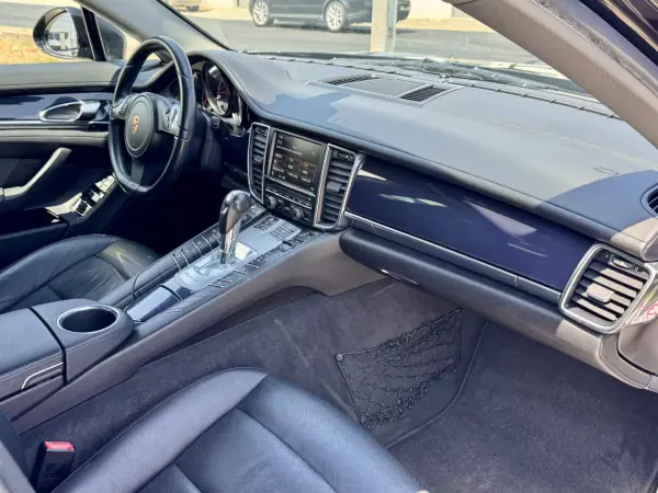 Porsche Panamera 2011 - 32500 EUR, 206000 km - 206000km - foto 9 de 20