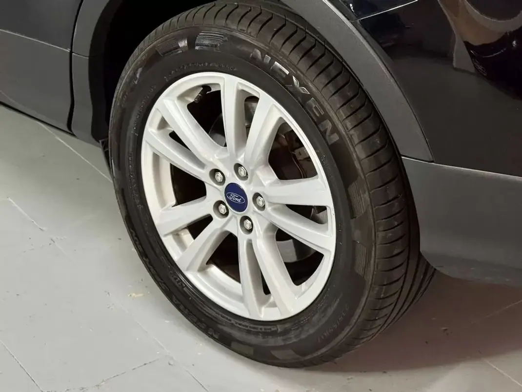 Ford Kuga 2017 - 11750 EUR, 111000 km - 111000km - foto 18 de 55
