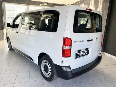 Opel Vivaro-e 2023 — foto 4 de 21