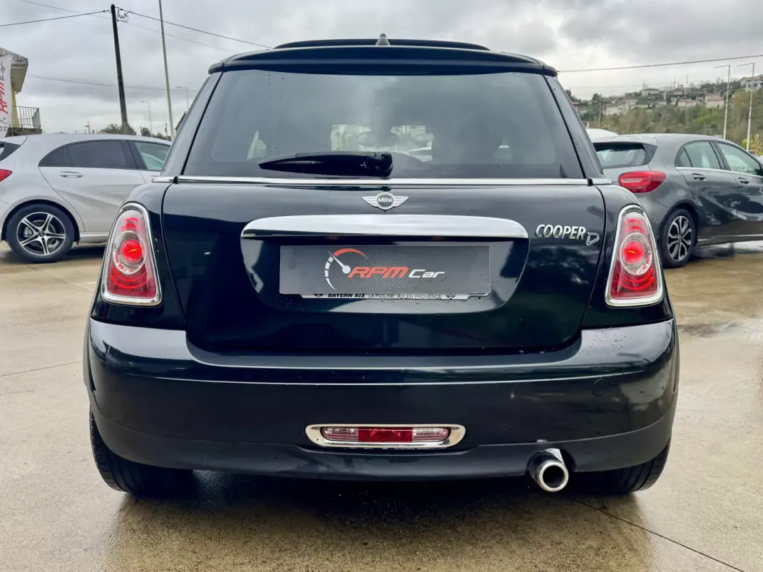MINI Cooper 2013 - 9999 EUR, 170000 km - AUTO.MOTO.pt - 170000km - foto 12 de 25