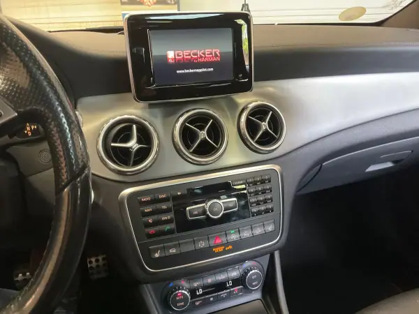Mercedes-Benz GLA 220 2014 - 21990 EUR, 197316 km - AUTO.MOTO.pt - 197316km - foto 8 de 12