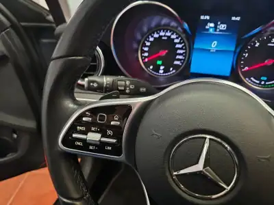 Mercedes-Benz C 300 2020 - 30980 EUR, 98799 km - AUTO.MOTO.pt - 98799km - foto 31 de 47