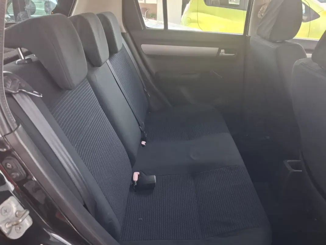 Suzuki Swift 2008 - 4750 EUR, 305000 km - AUTO.MOTO.pt - 305000km - foto 9 de 14