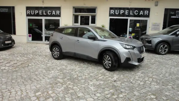 Peugeot e-2008 2023 - 18750 EUR, 81638 km - AUTO.MOTO.pt - 81638km - foto 18 de 20