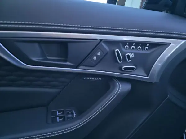 Jaguar F-Type 2022 - 67450 EUR, 11000 km - AUTO.MOTO.pt - 11000km - foto 19 de 19
